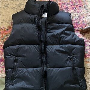 Old Navy black Water-Resistant Vest Sz. M Tall